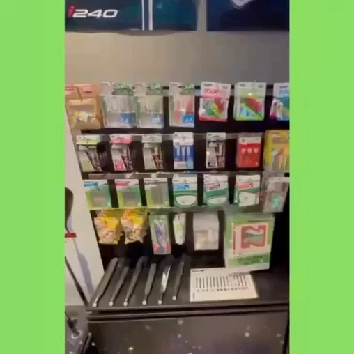 .
✨📢大人気商品 再入荷のお知らせ🏌🏻‍♂️✨

な、な、なんと‼️
先日 大人気商品が再入荷❗️致しました‼️🙌🏻✨

数あるオススメの中でも、
スタッフ イチ押しの商品はコチラ❗️👇🏻👀

【アンダーアーマー UAメダルゴルフグローブ】です👏🏻✨

軽くて高い耐久性❗️
優れたグリップで、ベストスイングを支えてくれるのが特徴です🤩🎶

また、速乾性も高いので、
沖縄の高温多湿な環境でも 使いやすい🎶ところも
オススメポイント👍🏻✨

他の商品も お手頃価格🥰
お買い求め可能🙆‍♂️✨となっていますので、

ぜひぜひ❗️
皆様この機会に いかがでしょうか❓👀✨

#ゴルフグローブ 
#アンダーアーマー 
#沖縄ゴルフ
#シミュレーションゴルフ練習場 

ーーーーーーーーーーーーーーーー

⛳️みんなのゴルフ練習場⛳️
ご予約はプロフィールのホームページから☝🏻
当日のご予約も大歓迎です✨

無料貸し出しクラブ有り😊
手ぶらで気軽にご来店ください🏌🏻‍♂️🏌🏻‍♀️

皆様の御来店を心よりお待ちしております♩
.